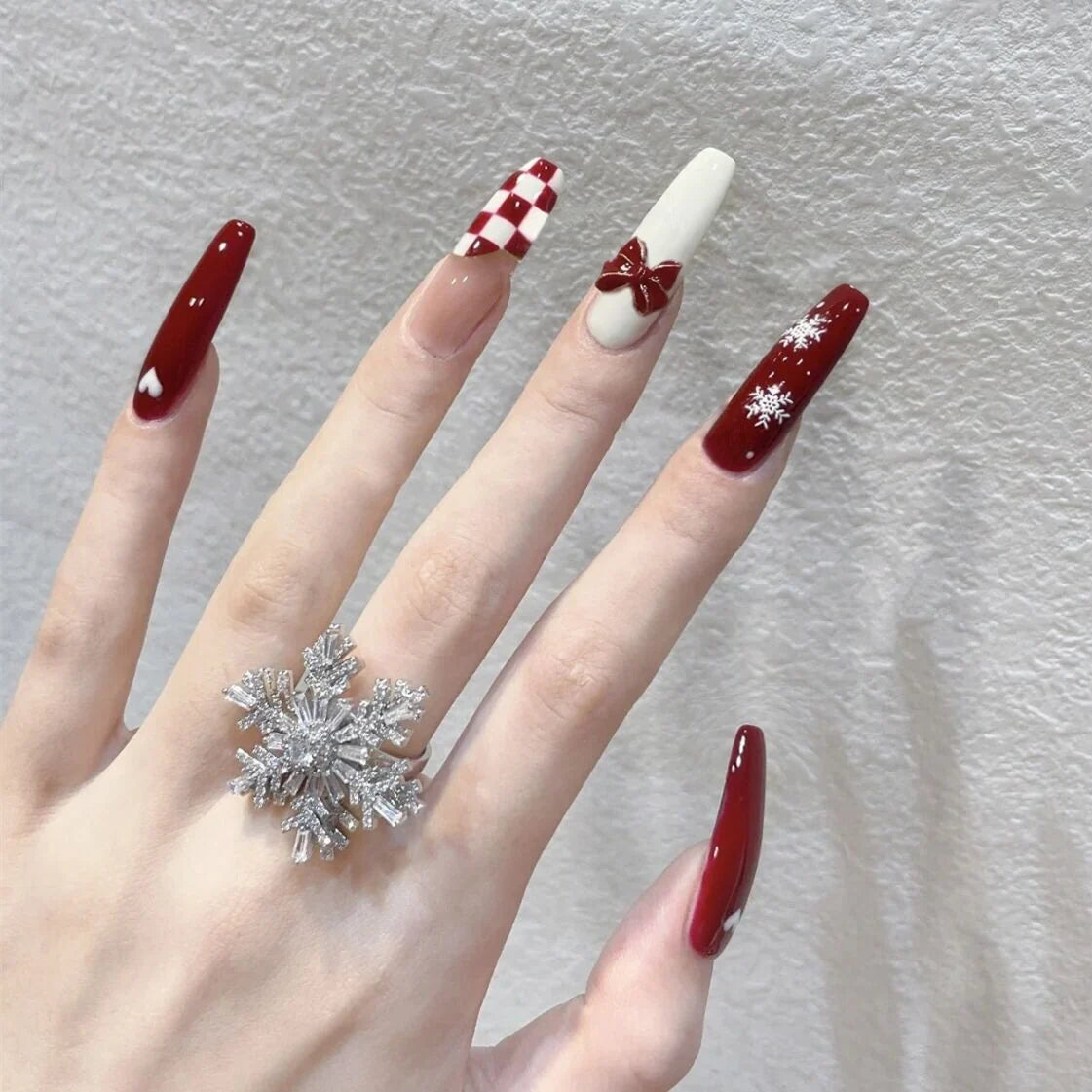 Press-On Nail Set Holiday Red Snowflake & Bow