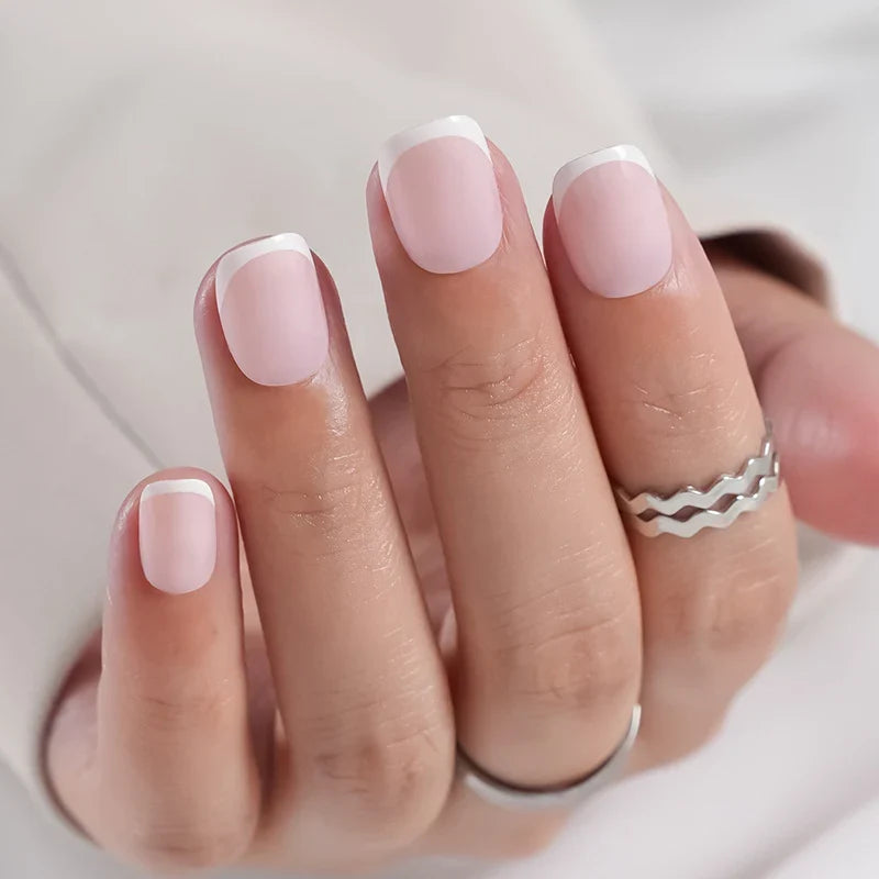 Press-On Nails Festive Holiday Designs Chip Resistant