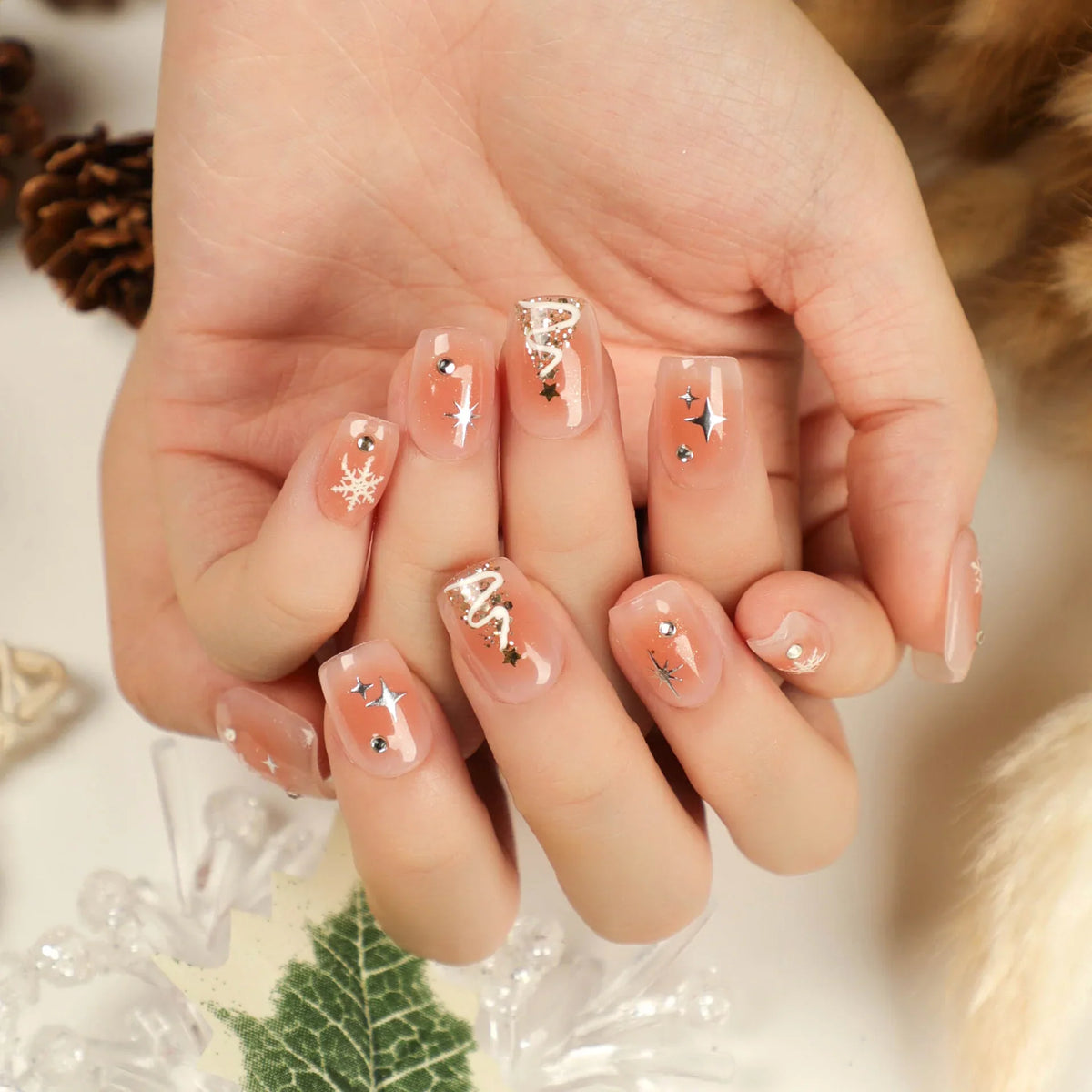Press-On Nails Self-Adhesive Lightweight Christmas Snowflake & Star