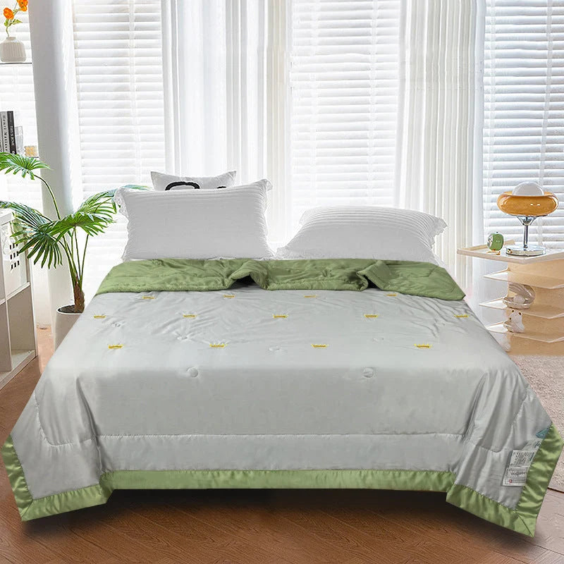 Quilt Set Silky Soft Embroidered 4-Piece Set