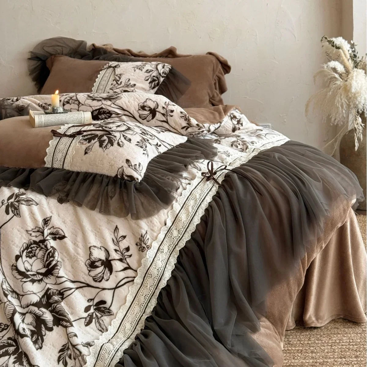 Quilted Bedding Set Cotton Blend Floral Print & Tulle Ruffle