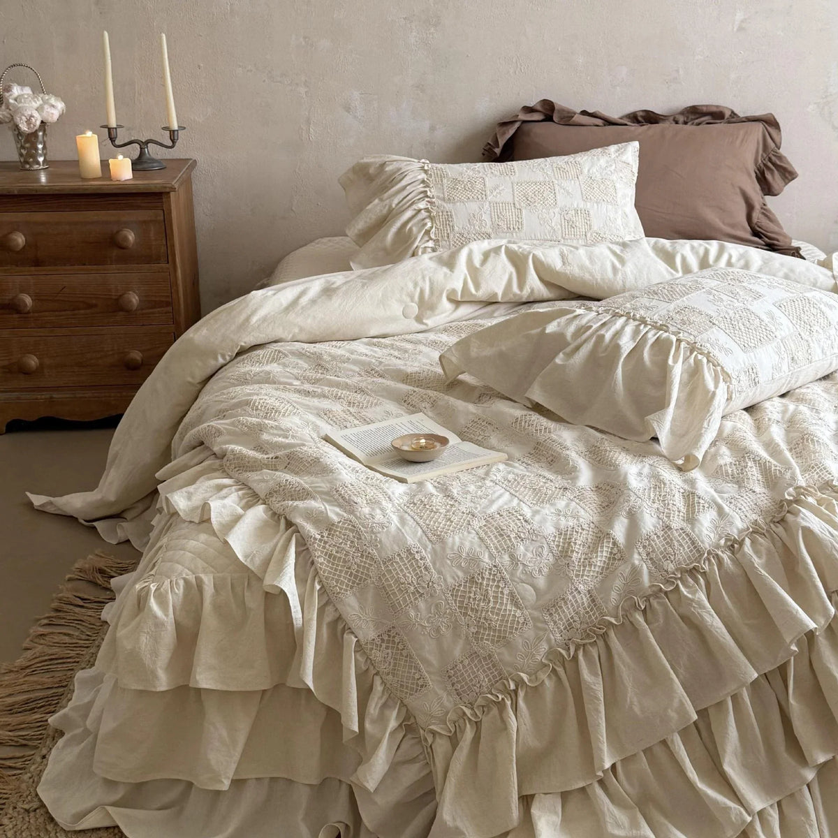 Quilted Bedding Set Cotton Ruffled 4-Piece With Bed Skirt