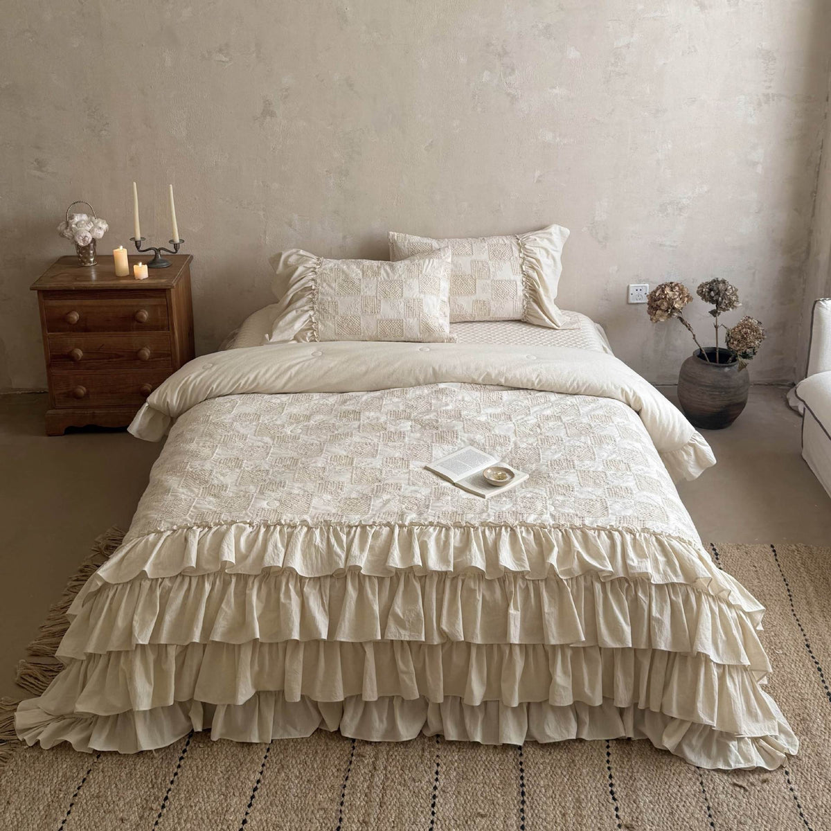 Quilted Bedding Set Cotton Ruffled 4-Piece With Bed Skirt