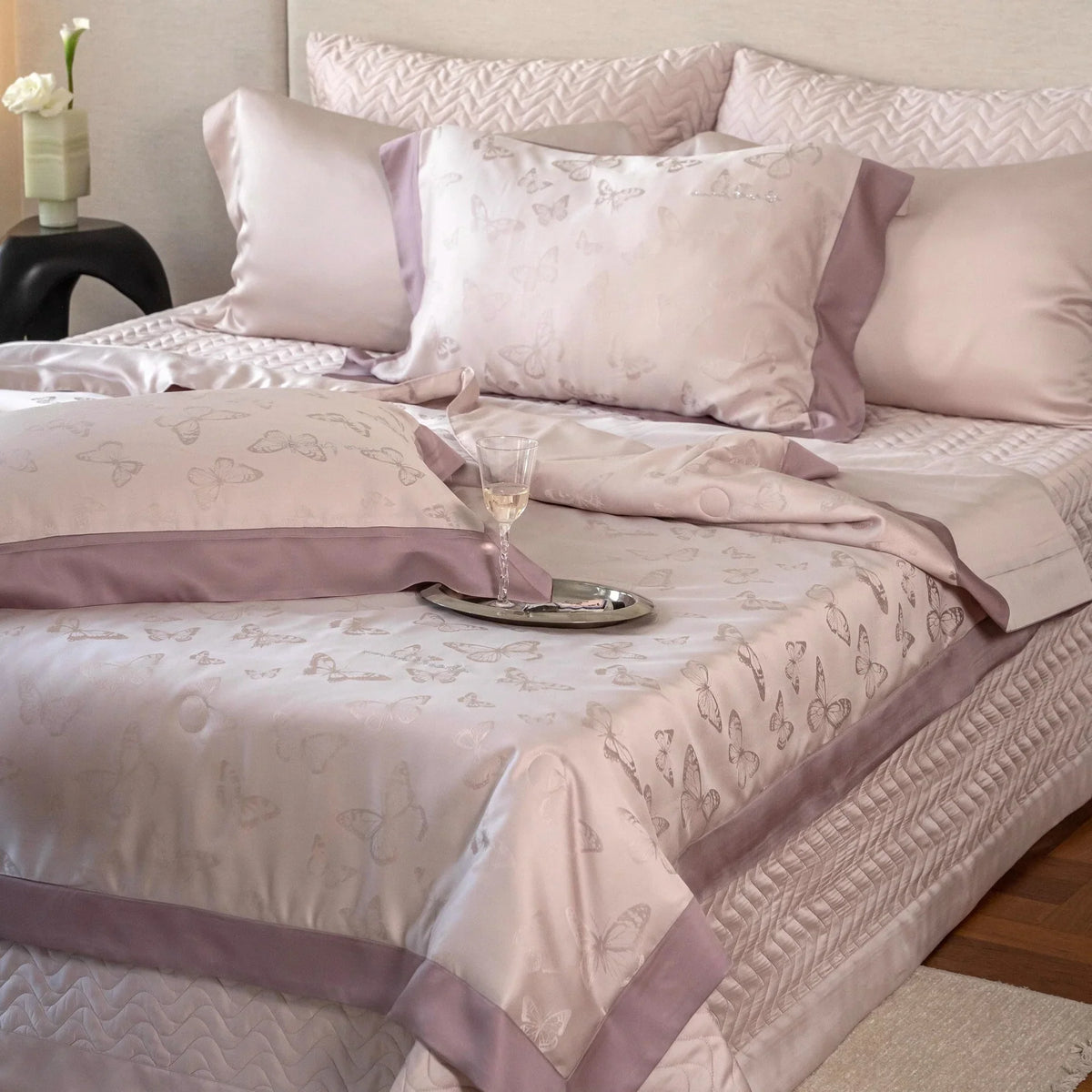 Quilted Bedding Set Satin Embossed Wave Temperature Regulating