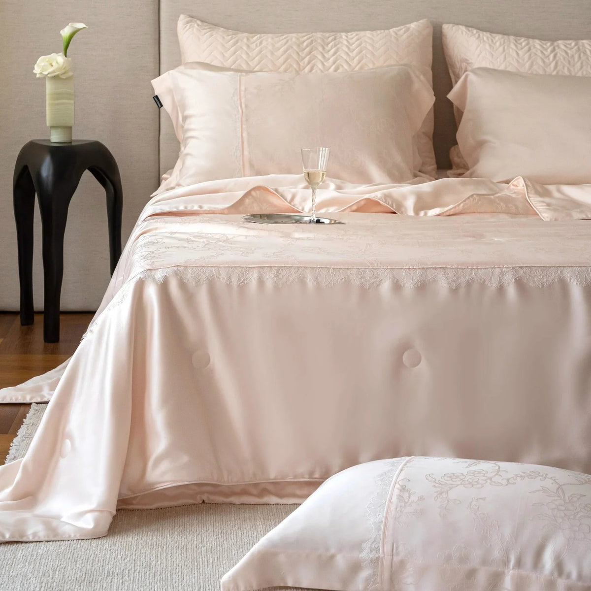 Quilted Bedding Set Satin Embossed Wave Temperature Regulating