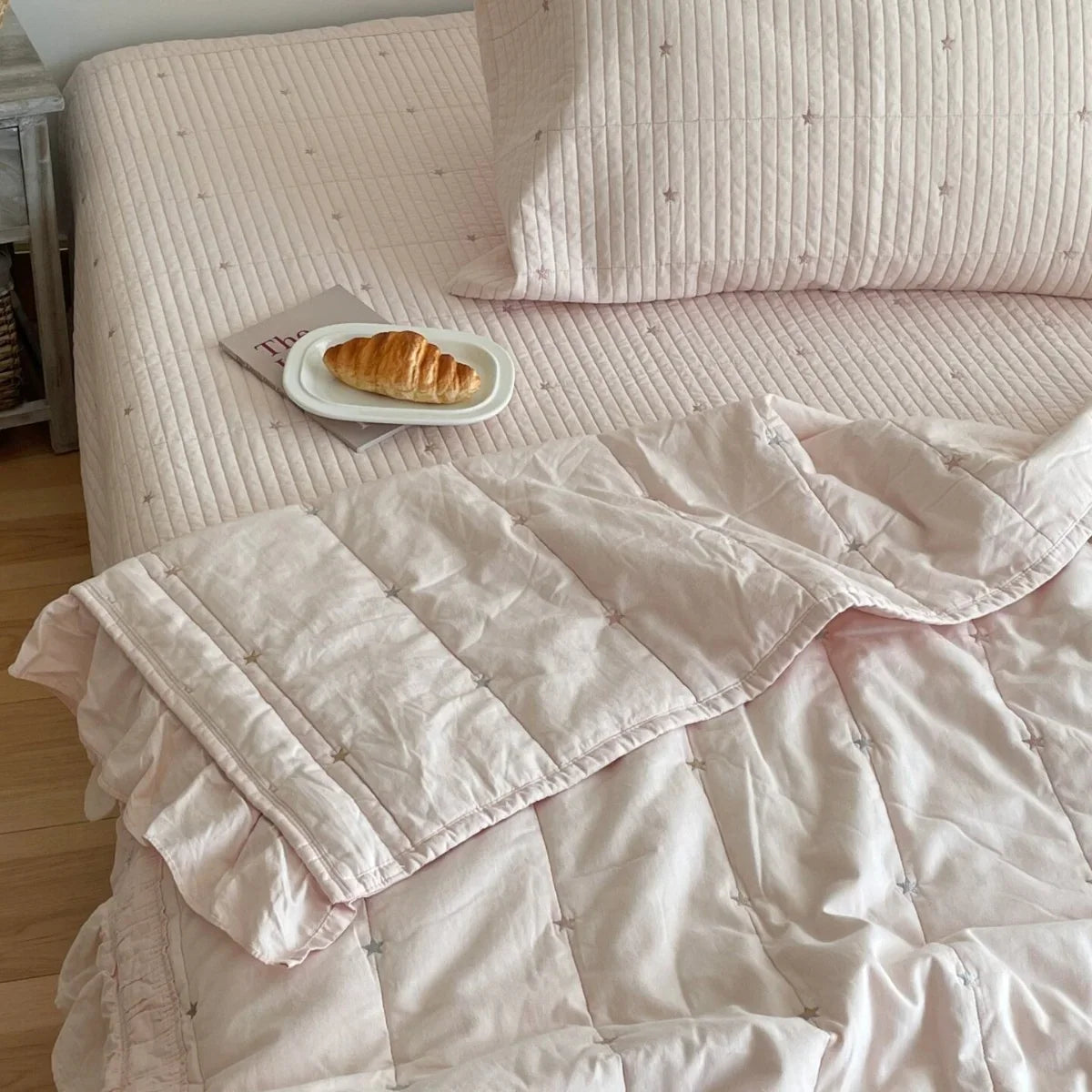 Quilted Bedspread Set With Pillowcases Cotton Blend Machine Washable