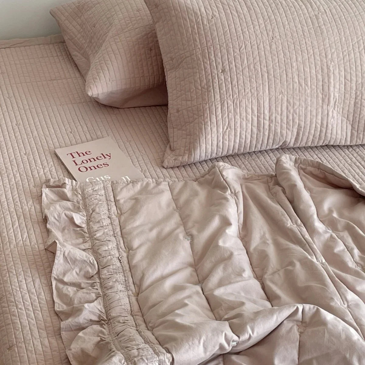 Quilted Bedspread Set With Pillowcases Cotton Blend Machine Washable