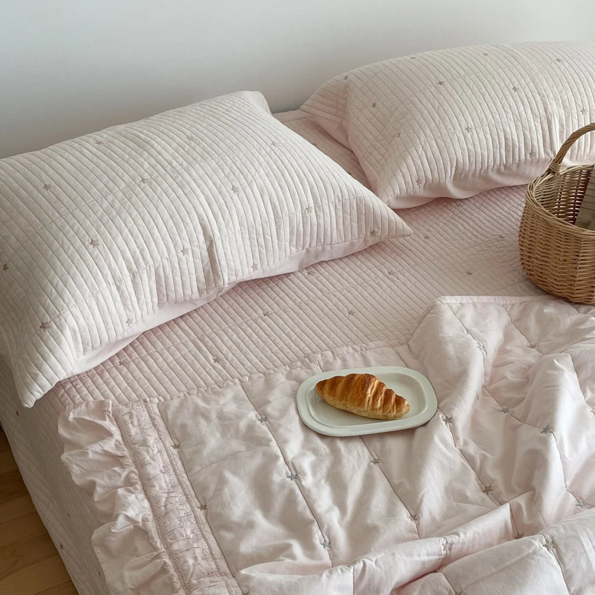 Quilted Bedspread Set With Pillowcases Cotton Blend Machine Washable
