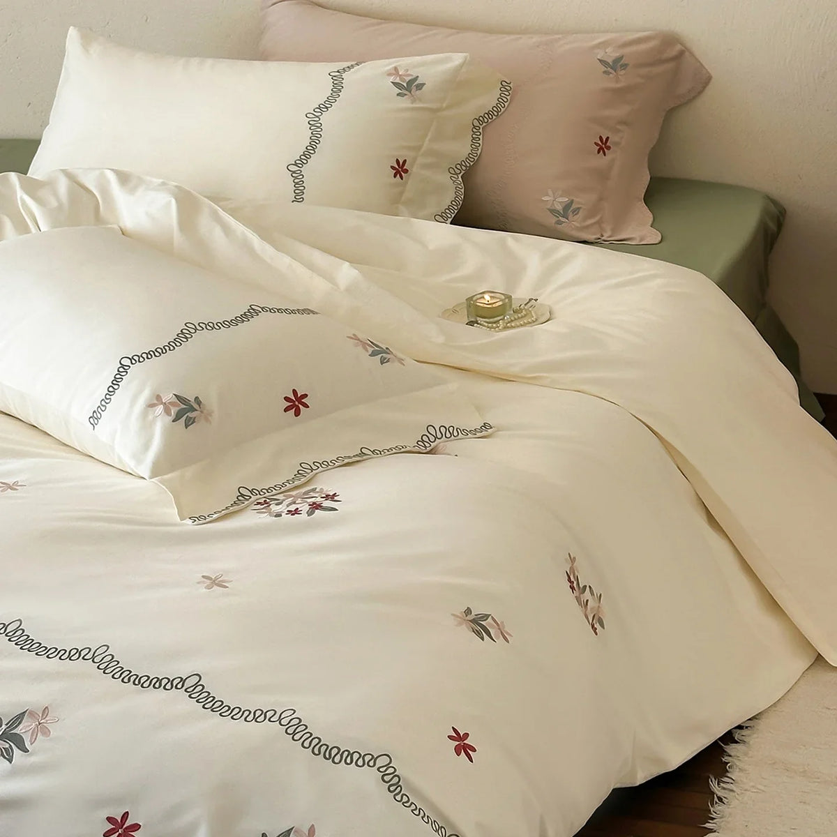 Satin Bedding Set Floral Embroidery Machine Washable
