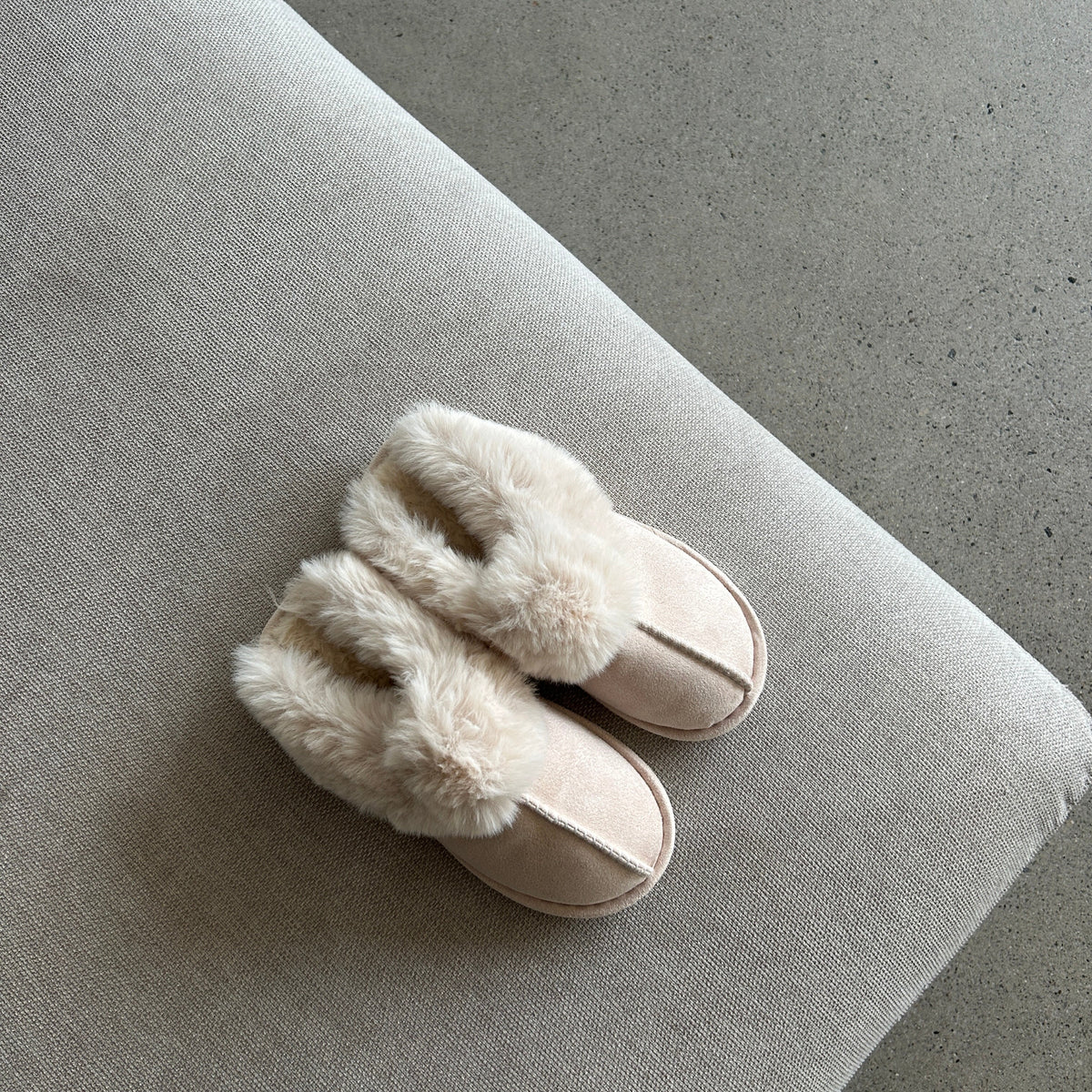 Slippers Faux Fur Warm Slip-On Rubber Sole
