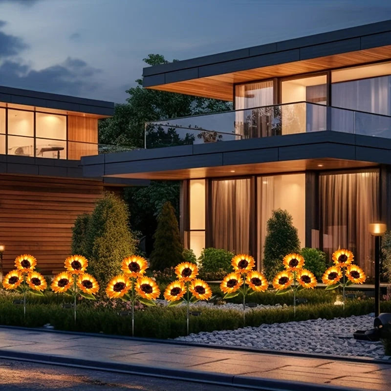 Solar Garden Light 3-Head LED Dusk-To-Dawn Warm Glow