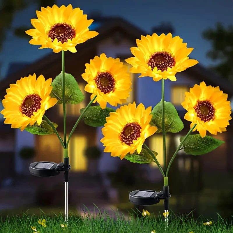 Solar Garden Light 3-Head LED Dusk-To-Dawn Warm Glow