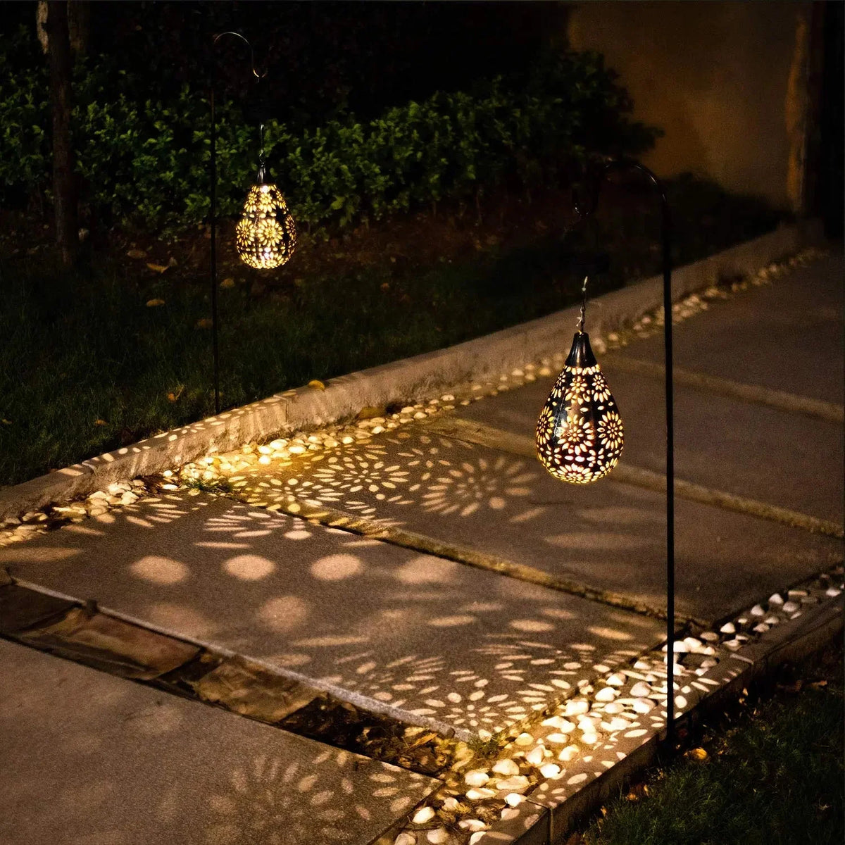 Solar Garden Light Dusk-to-Dawn Weather-Resistant