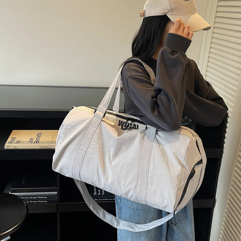 Sports Duffel Bag Large Capacity Tear-Resistant Fabric