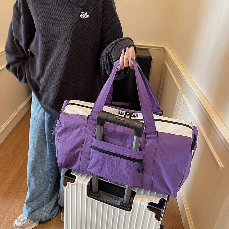 Sports Duffel Bag Large Capacity Tear-Resistant Fabric