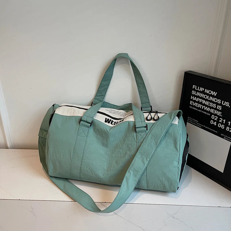 Sports Duffel Bag Large Capacity Tear-Resistant Fabric