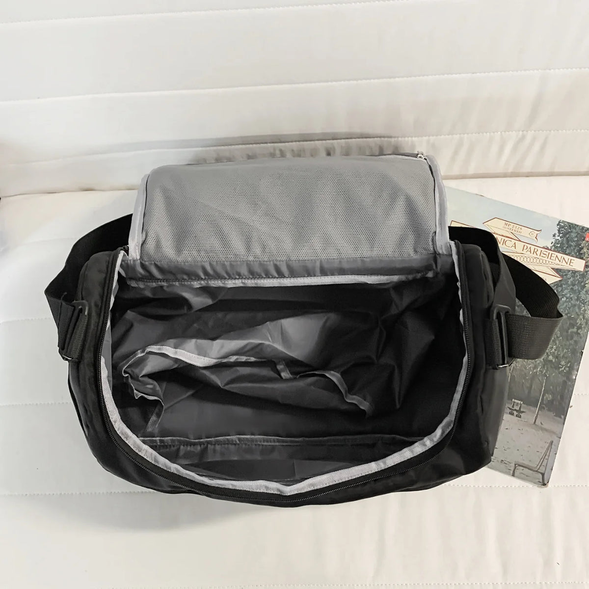 Sports Duffel Bag Water-Resistant & Lightweight Multiple Compartments