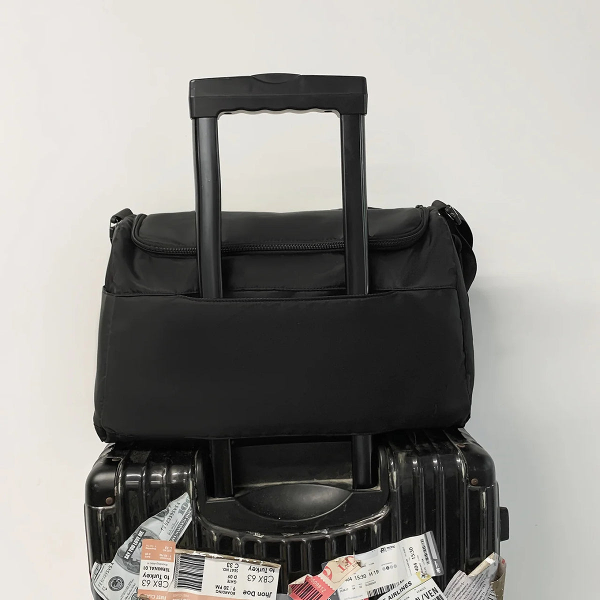 Sports Duffel Bag Water-Resistant & Lightweight Multiple Compartments