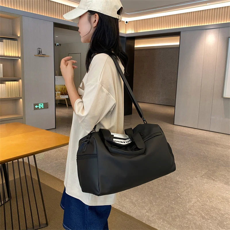 Sports Duffel Bag Water-Resistant Multi-Compartment & Adjustable Strap