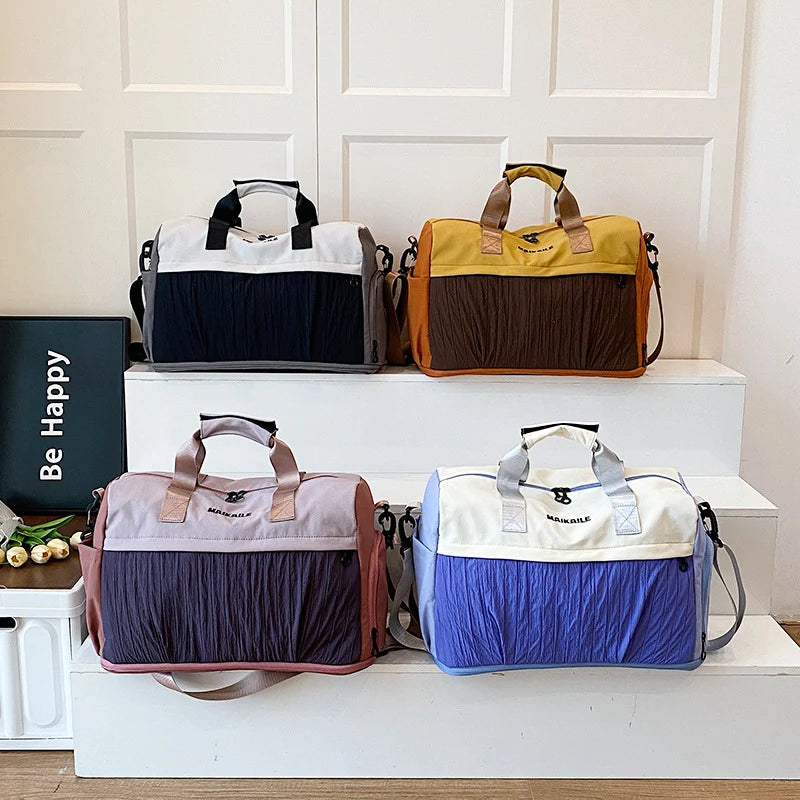 Sports Duffel Bag Water-Resistant Multiple Pockets & Padded Straps