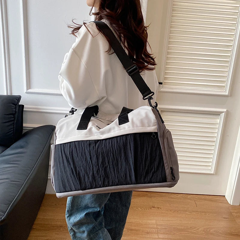 Sports Duffel Bag Water-Resistant Multiple Pockets & Padded Straps