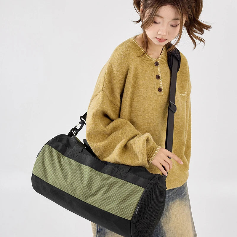 Sports Duffle Bag Water-Resistant Shoe Pocket & Adjustable Straps