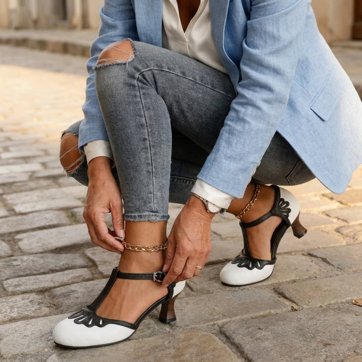 T-Strap Pumps Adjustable Buckle Mid-Height Block Heel Vintage Style