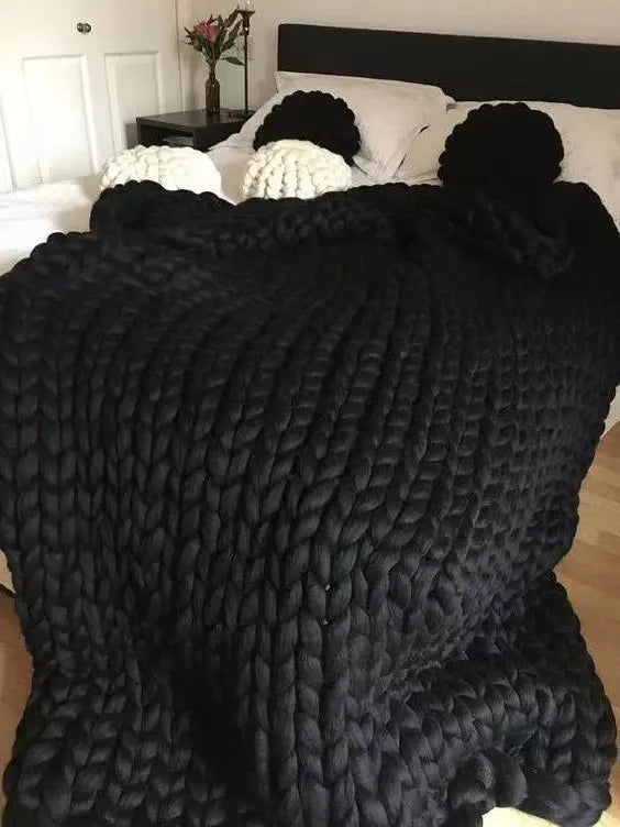 Throw Blanket Chunky Wool Plush & Warm