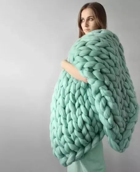 Throw Blanket Chunky Wool Plush & Warm