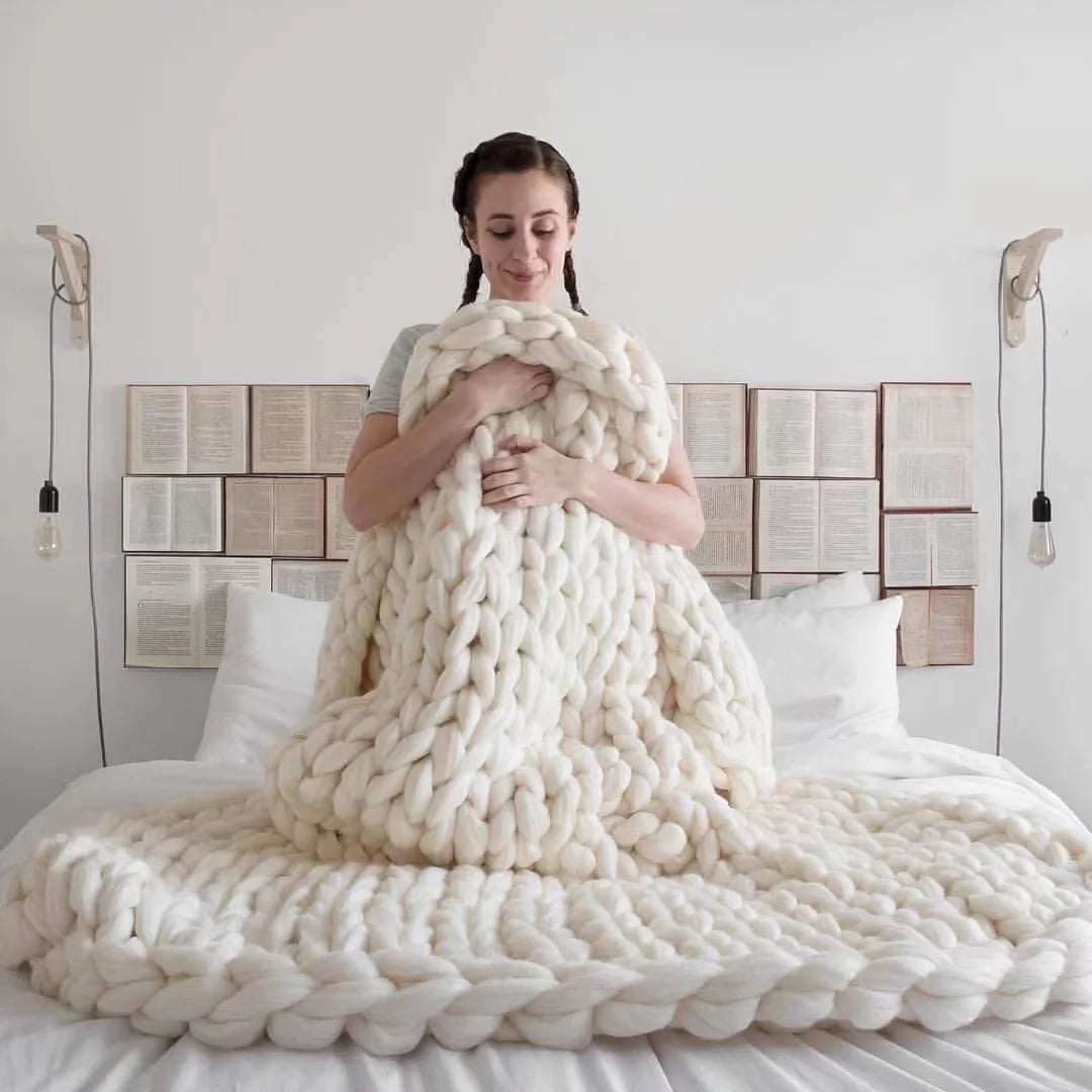 Throw Blanket Chunky Wool Plush & Warm