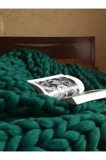 Throw Blanket Extra-Soft Chunky Braided Polyester
