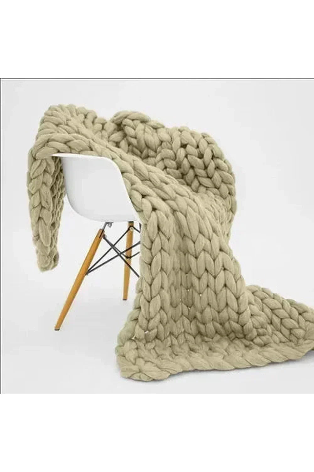 Throw Blanket Extra-Soft Chunky Braided Polyester