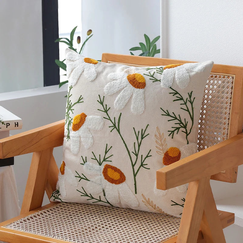 Throw Pillow Cover Hand-Tufted Daisy Cotton-Linen Concealed Zipper