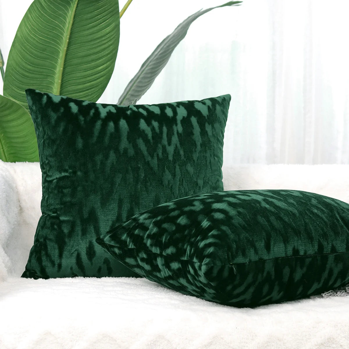Throw Pillow Cover Low-Pile Velvet Embossed Jacquard Hidden Zipper