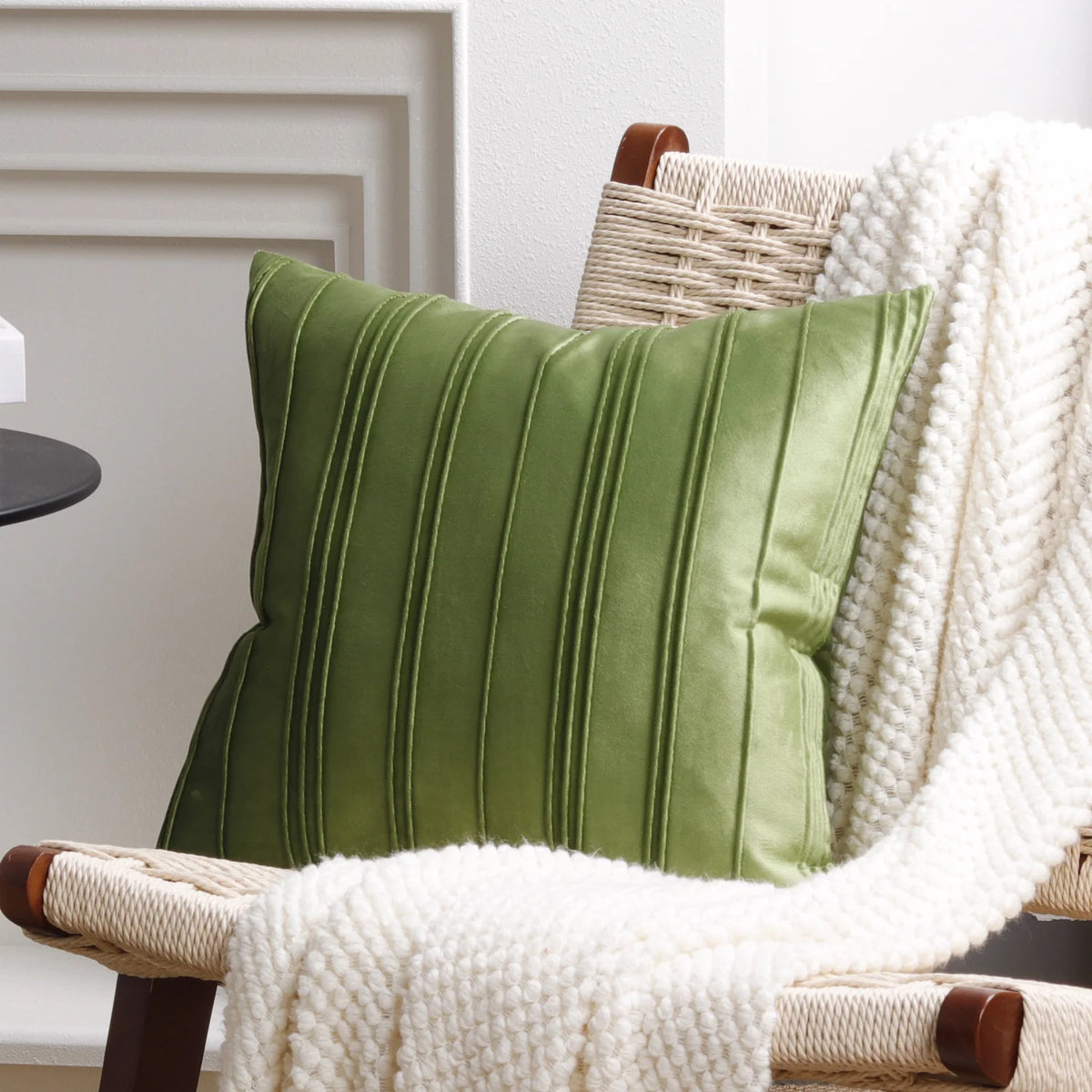 Throw Pillow Cover Plush Velvet Vertical Pintuck Hidden Zipper