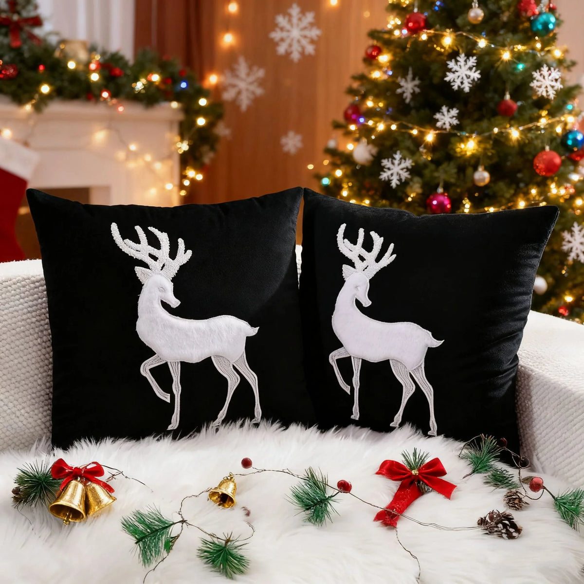 Throw Pillow Cover Velvet Reindeer Appliqué Hidden Zipper