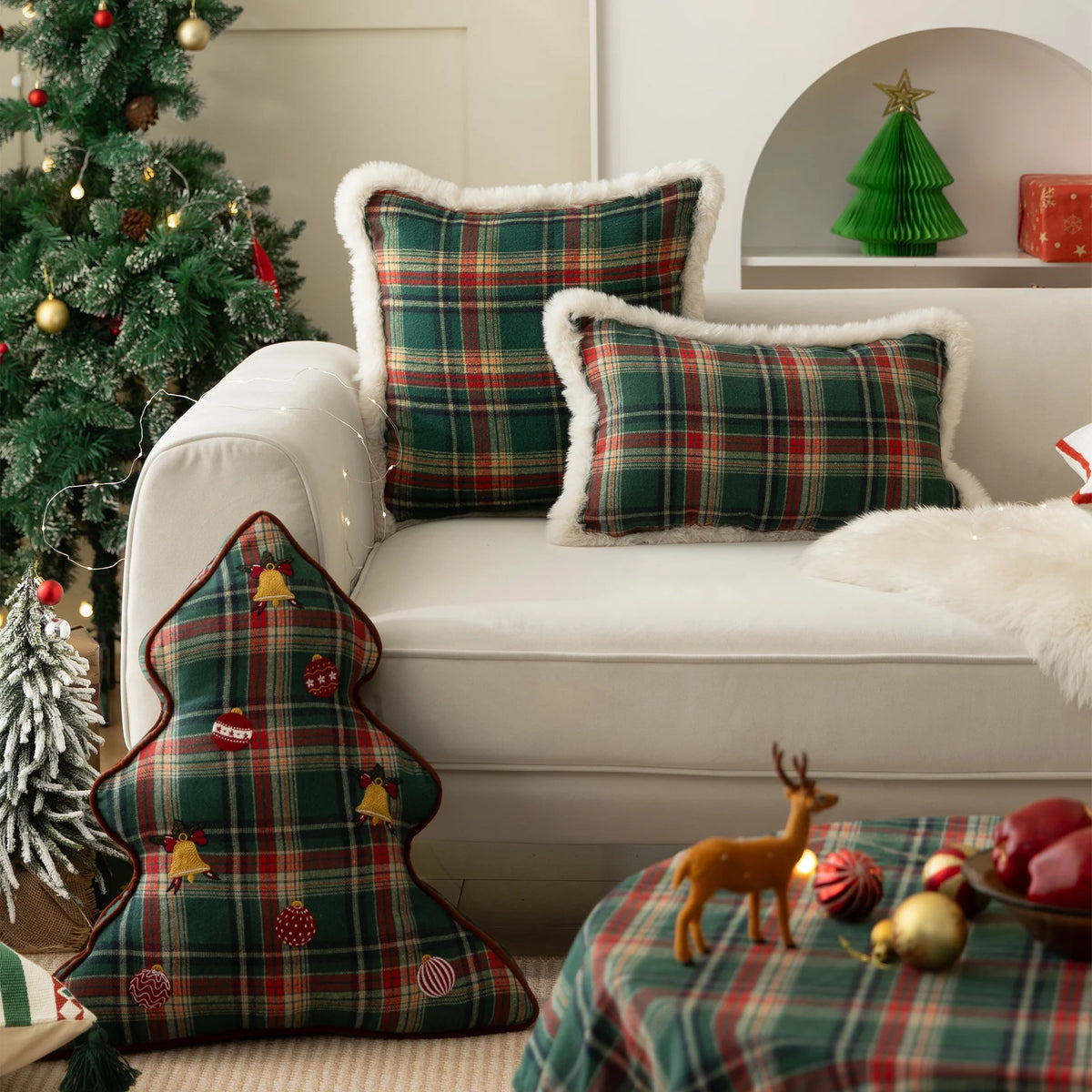 Throw Pillow Tartan Plaid Faux Fur Trim Shape-Retaining Filling