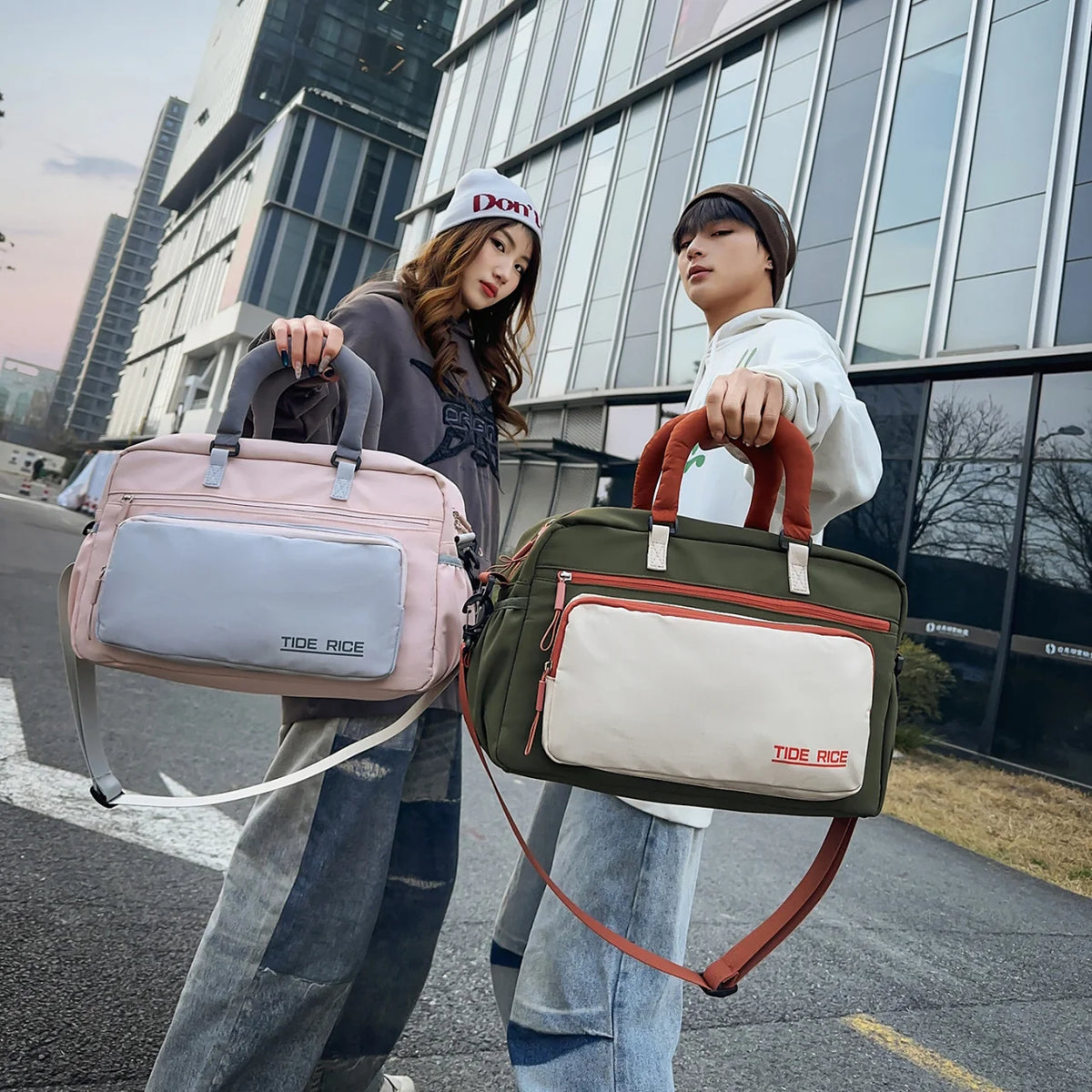 Travel Duffel Bag Spacious Interior & Multiple Pockets