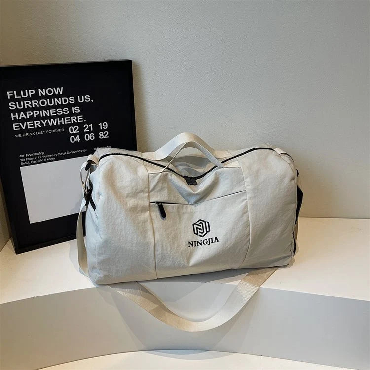 Travel Duffel Bag Water-Resistant Fabric & Multiple Pockets