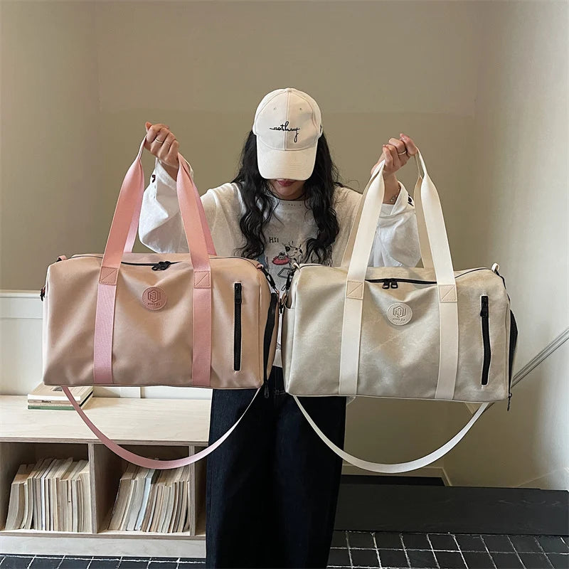 Travel Duffel Bag Wear-Resistant Fabric Multi-Compartment & Adjustable Strap