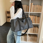 Travel Duffel Bag Wear-Resistant Fabric Multi-Compartment & Adjustable Strap