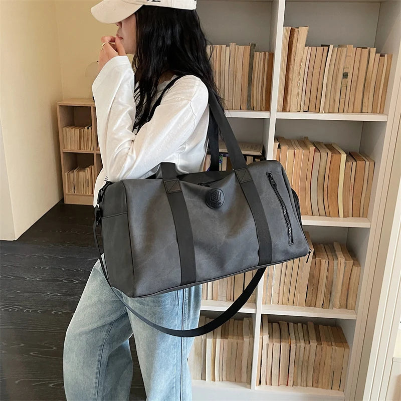 Travel Duffel Bag Wear-Resistant Fabric Multi-Compartment & Adjustable Strap