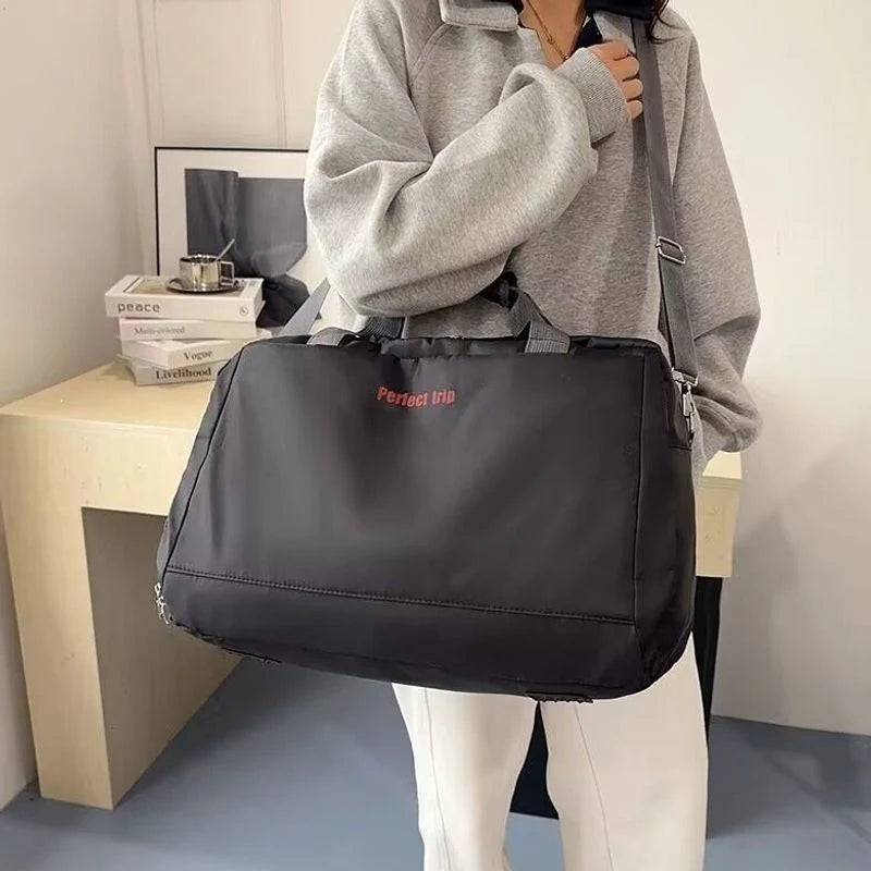 Travel Duffle Bag Large Capacity Water-Resistant Detachable Strap