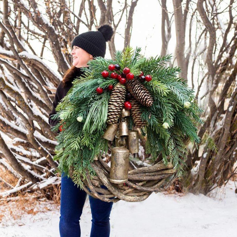 Vine Wreath Weather-Resistant Golden Bells 17 Inch