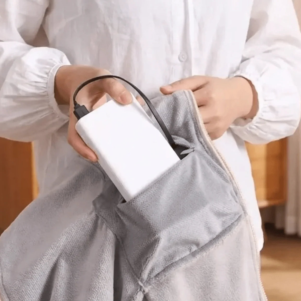 Wearable Heated Blanket USB-Powered Three Heat Levels Zipper Closure