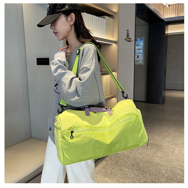 Weekender Bag Spacious Multi-Compartment Weather-Resistant Fabric