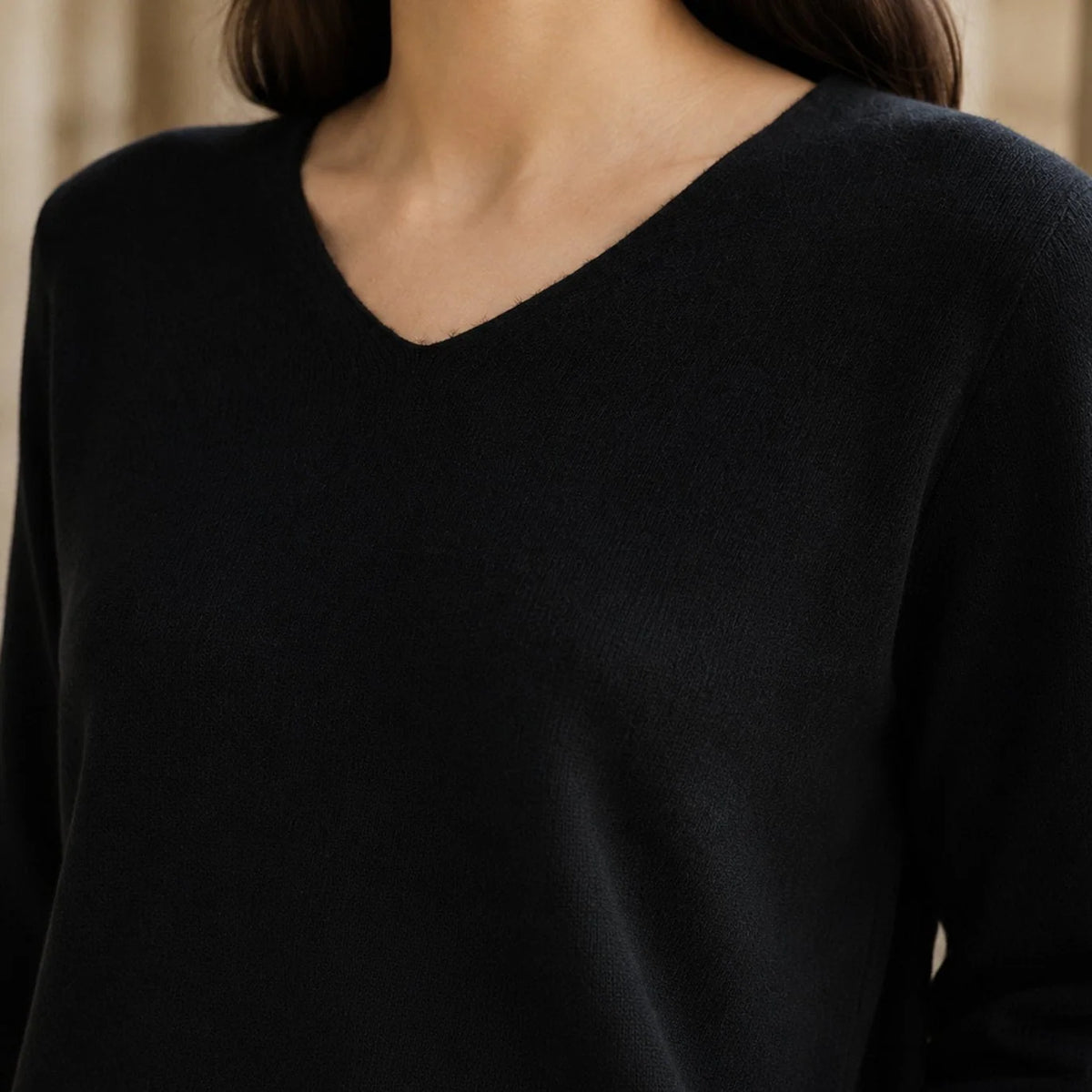 Women's Sweater Fine Wool V-Neck Relaxed Fit