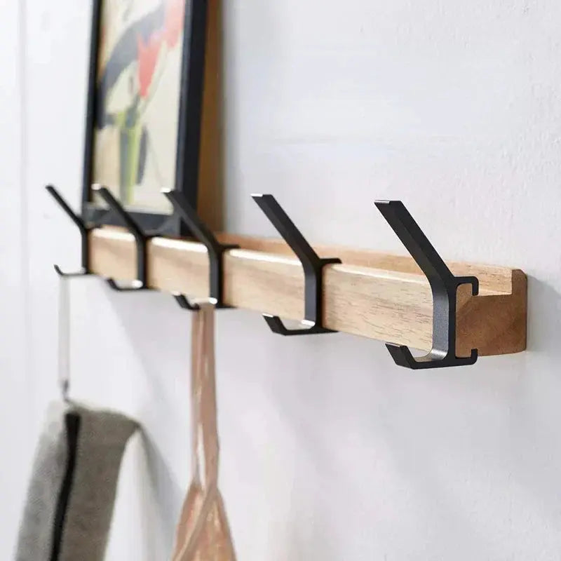 Wandgarderobe aus Holz und Metall | Platzsparendes Design