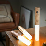Kabellose Wandlampe mit Bewegungsmelder aus Holz