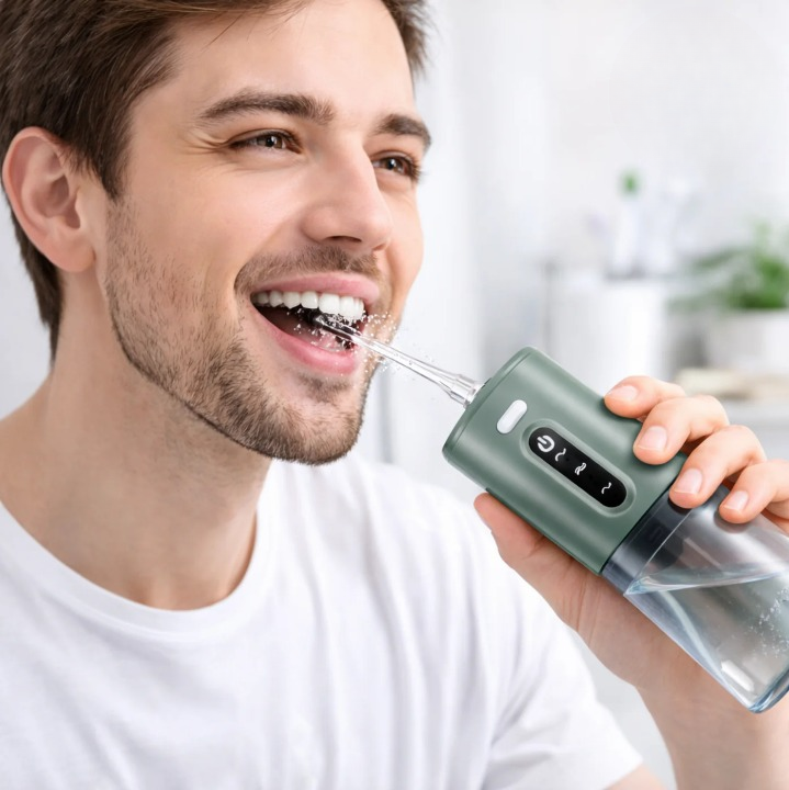 Water jet device for thorough oral hygiene | Flexibly adjustable cleaning modes | Replaceable nozzles